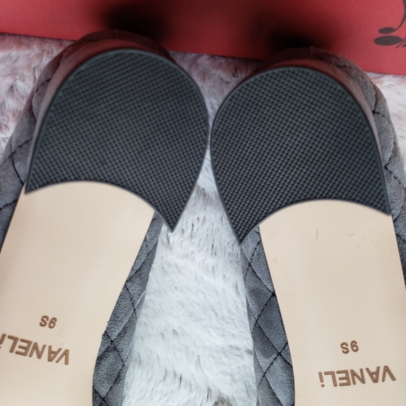 NIB Vaneli Quilted Gray Suede Women's Chunk Heel Size 9 - Picture 8 of 10